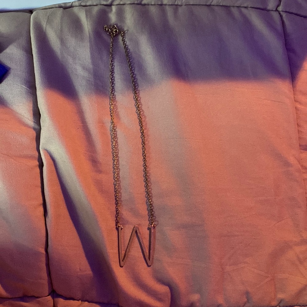 w necklace
